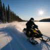 Aventure en motoneige au Canada sauvage
